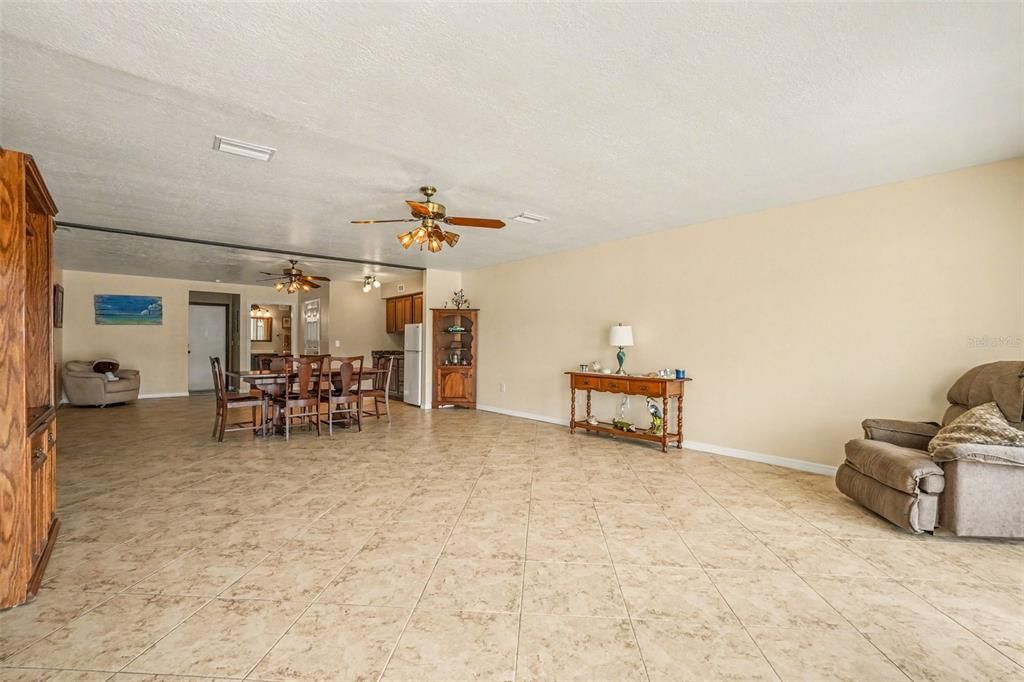 En Venta: $850,000 (5 camas, 3 baños, 3356 Pies cuadrados)
