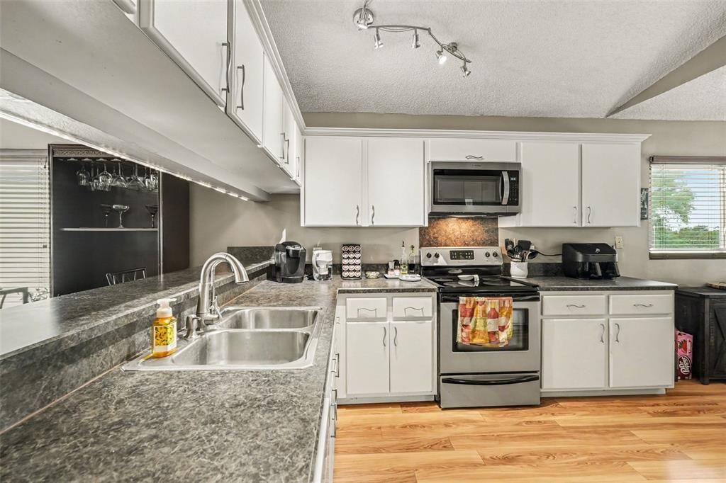 En Venta: $850,000 (5 camas, 3 baños, 3356 Pies cuadrados)