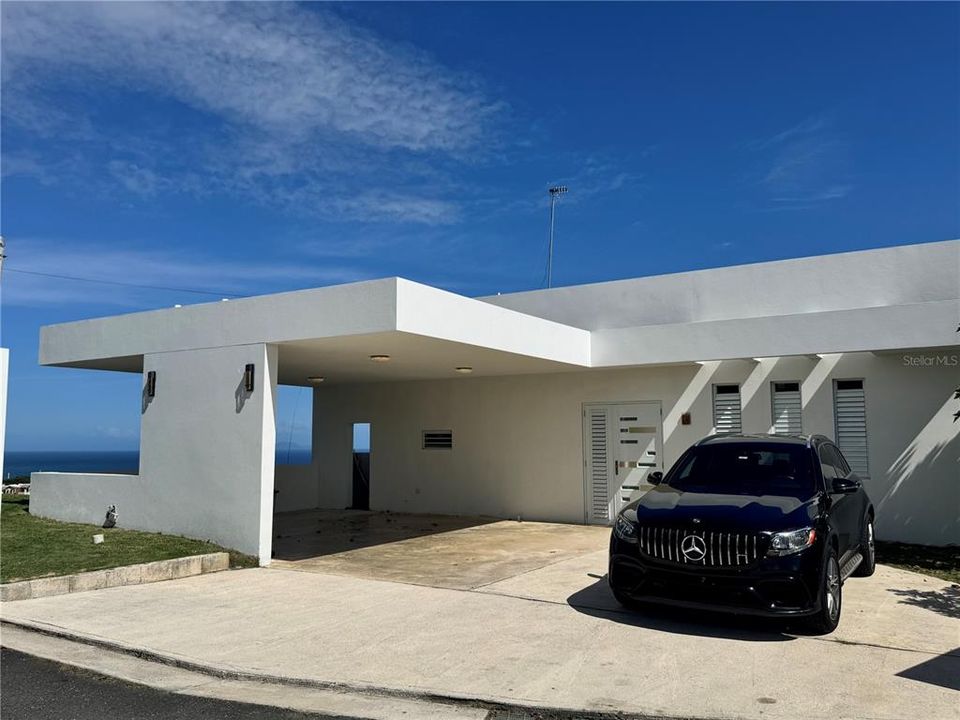 En Venta: $525,000 (3 camas, 3 baños, 2700 Pies cuadrados)