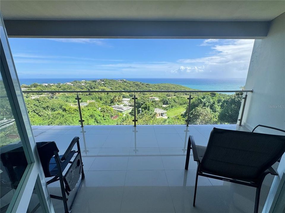 En Venta: $525,000 (3 camas, 3 baños, 2700 Pies cuadrados)