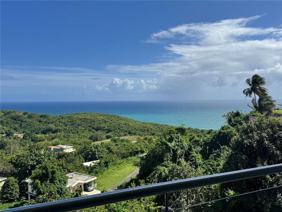 En Venta: $525,000 (3 camas, 3 baños, 2700 Pies cuadrados)