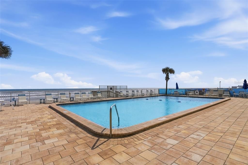 На продажу: $389,000 (2 спален, 2 ванн, 1200 Квадратных фут)