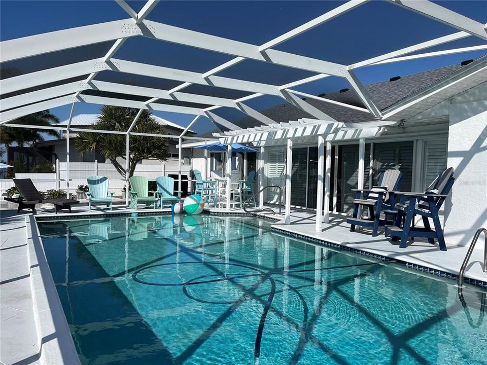For Sale: $1,699,000 (4 beds, 3 baths, 2337 Square Feet)