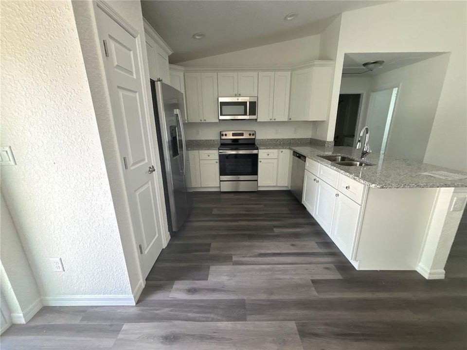 For Rent: $1,625 (3 beds, 2 baths, 1319 Square Feet)