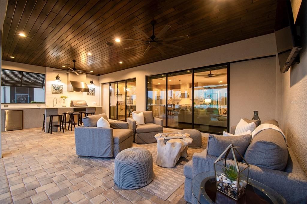 Activo con contrato: $1,399,000 (3 camas, 3 baños, 3095 Pies cuadrados)