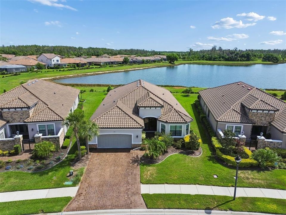 Activo con contrato: $1,399,000 (3 camas, 3 baños, 3095 Pies cuadrados)