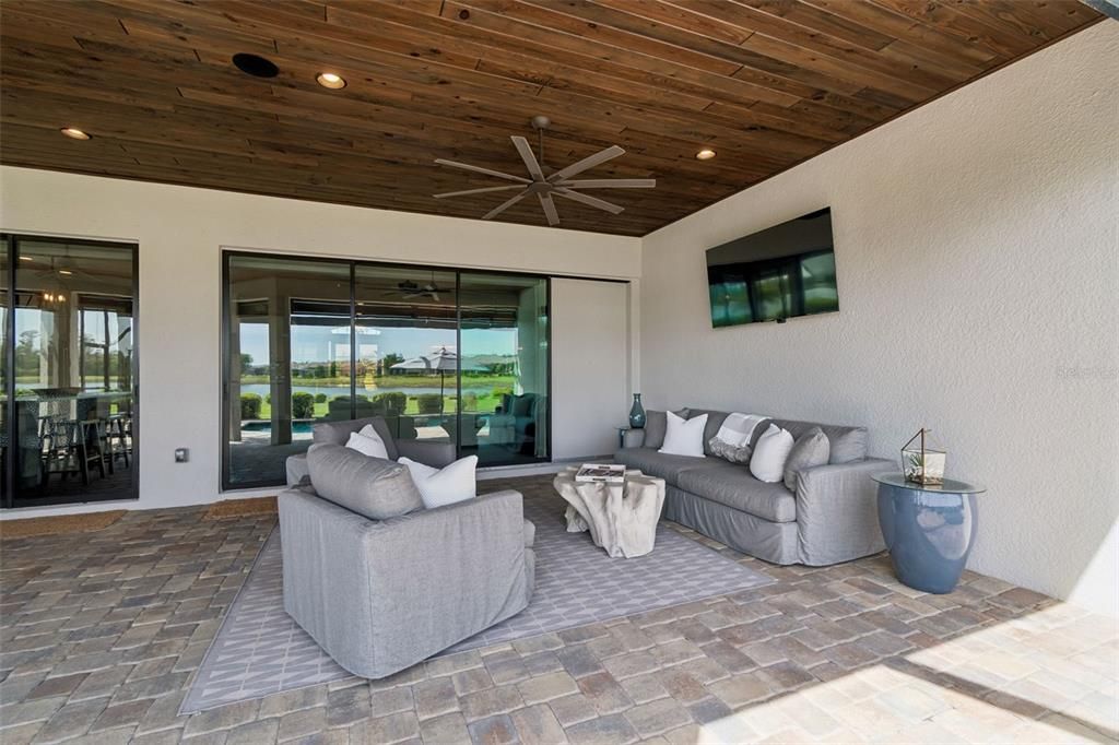 Activo con contrato: $1,399,000 (3 camas, 3 baños, 3095 Pies cuadrados)