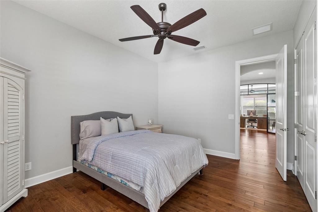 Activo con contrato: $1,399,000 (3 camas, 3 baños, 3095 Pies cuadrados)