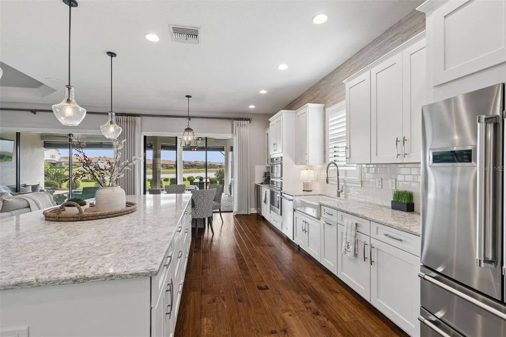 Activo con contrato: $1,399,000 (3 camas, 3 baños, 3095 Pies cuadrados)