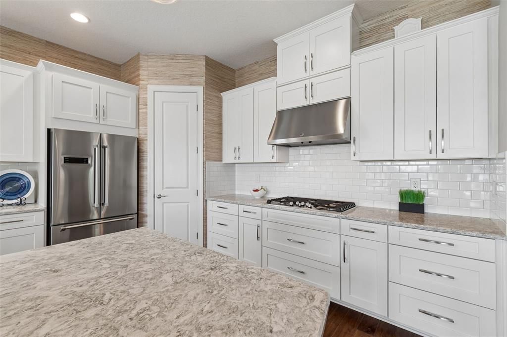 Activo con contrato: $1,399,000 (3 camas, 3 baños, 3095 Pies cuadrados)