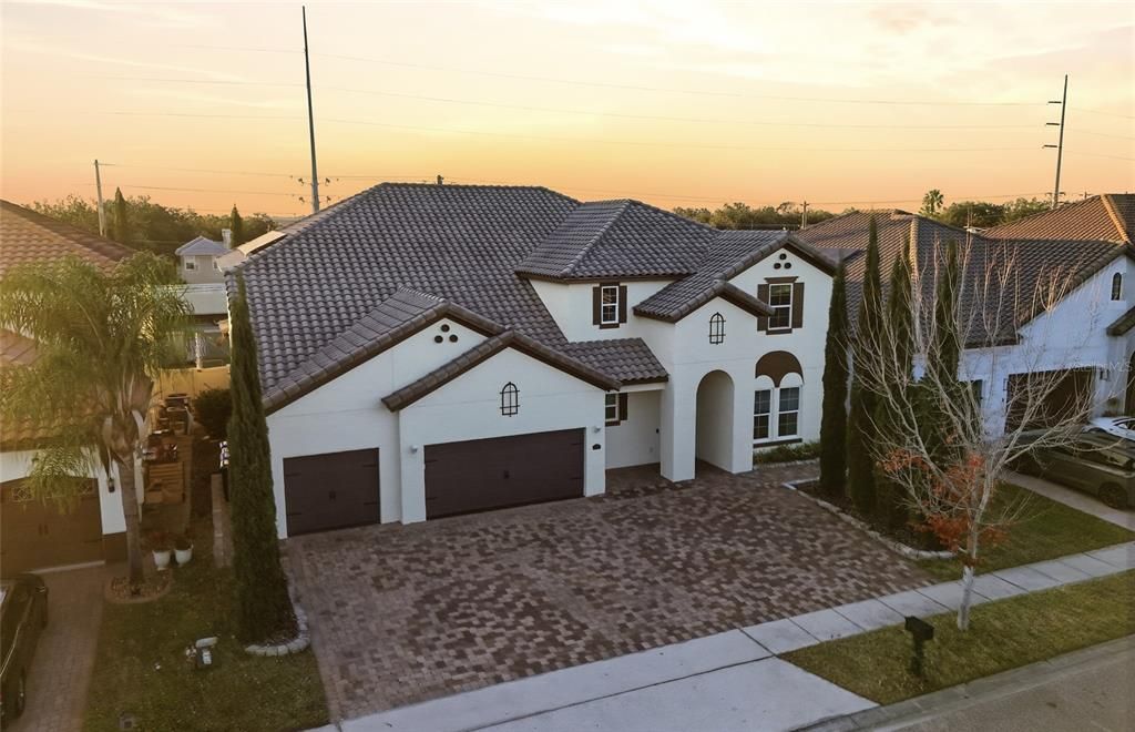 For Sale: $1,700,000 (7 beds, 6 baths, 5187 Square Feet)