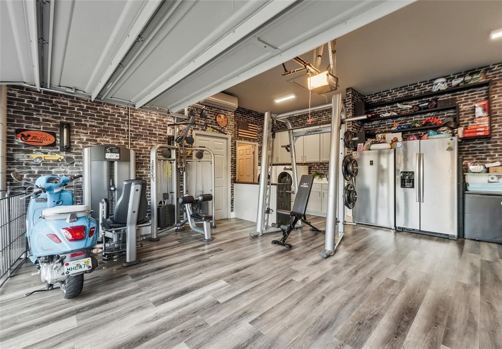 For Sale: $1,700,000 (7 beds, 6 baths, 5187 Square Feet)