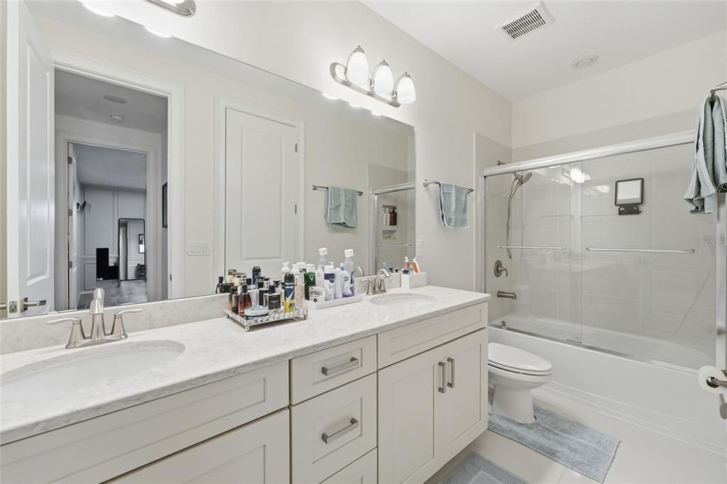 For Sale: $1,700,000 (7 beds, 6 baths, 5187 Square Feet)
