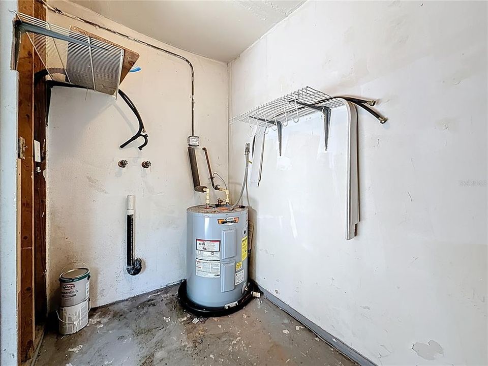 For Sale: $395,000 (4 beds, 0 baths, 1416 Square Feet)