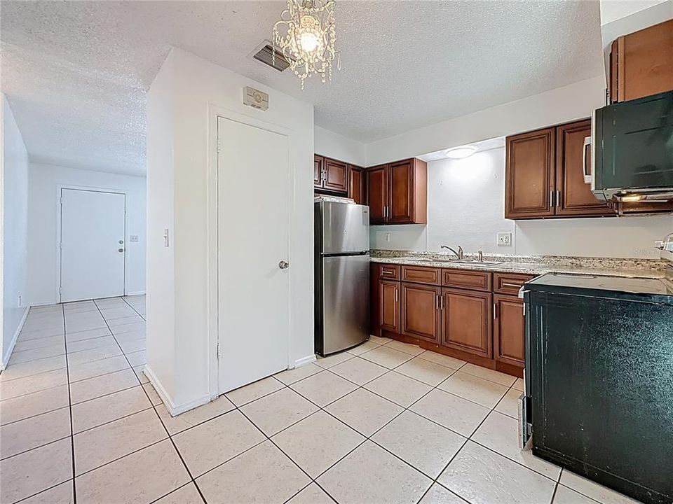 For Sale: $395,000 (4 beds, 0 baths, 1416 Square Feet)