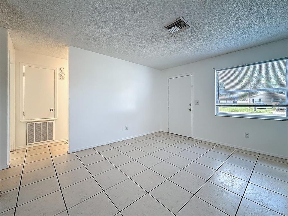 For Sale: $395,000 (4 beds, 0 baths, 1416 Square Feet)