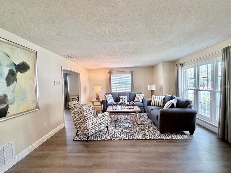 Active With Contract: $799,000 (4 beds, 2 baths, 2681 Square Feet)