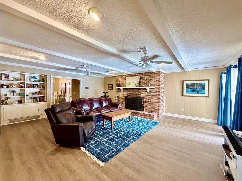 Active With Contract: $799,000 (4 beds, 2 baths, 2681 Square Feet)
