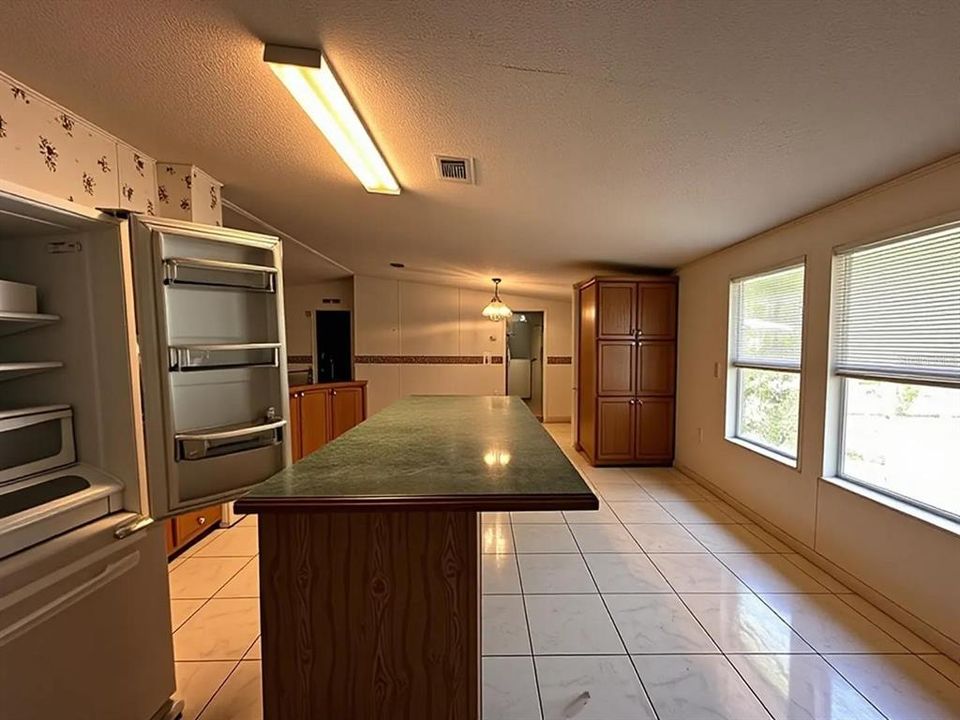 En Venta: $229,999 (3 camas, 2 baños, 1736 Pies cuadrados)