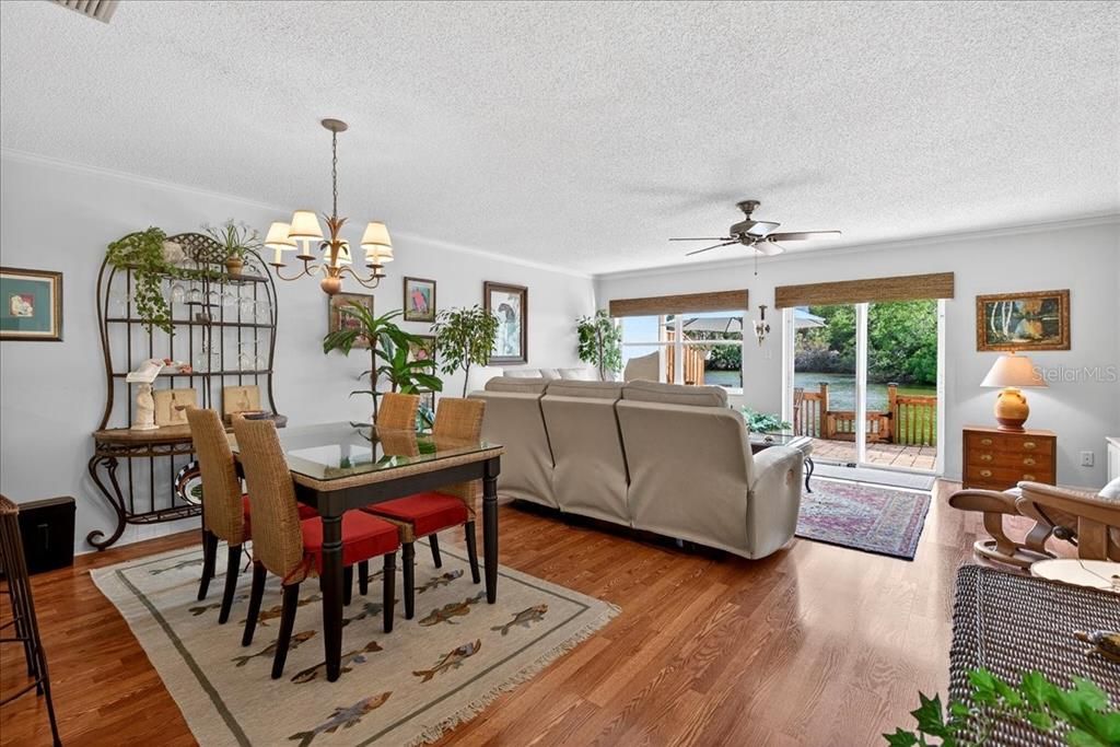 En Venta: $264,900 (2 camas, 2 baños, 1495 Pies cuadrados)