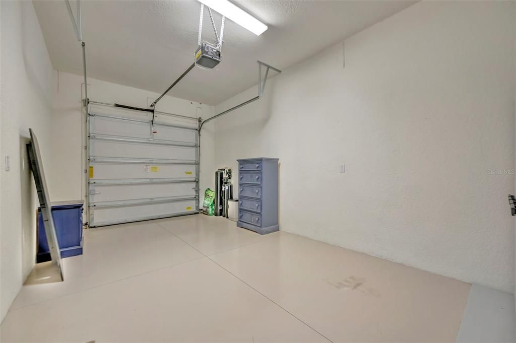 Activo con contrato: $1,250,000 (3 camas, 3 baños, 2661 Pies cuadrados)