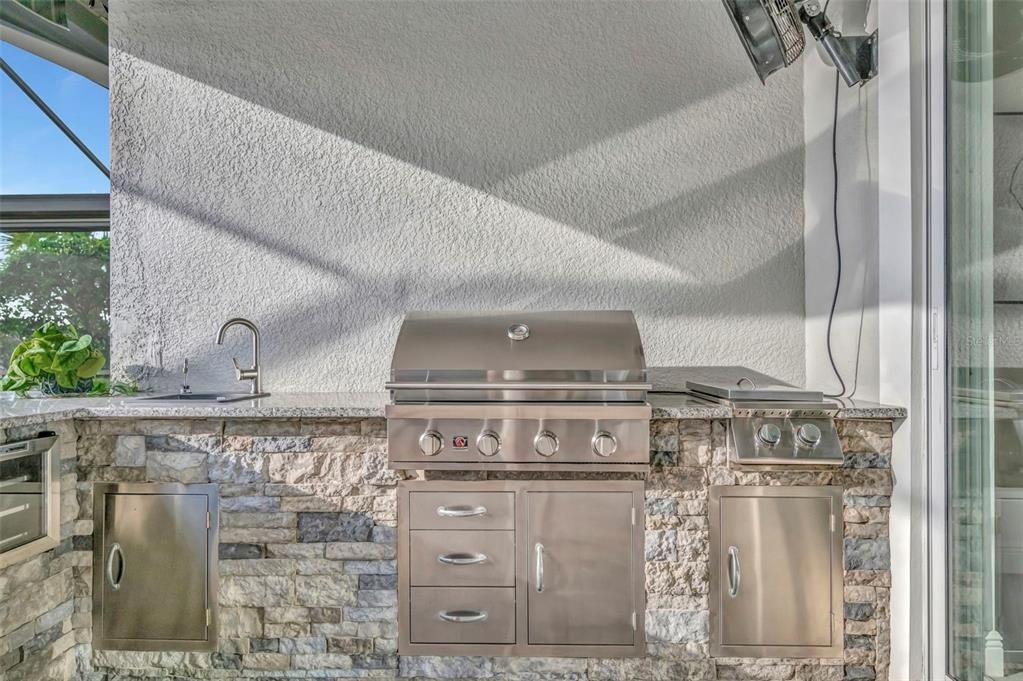 Activo con contrato: $1,250,000 (3 camas, 3 baños, 2661 Pies cuadrados)