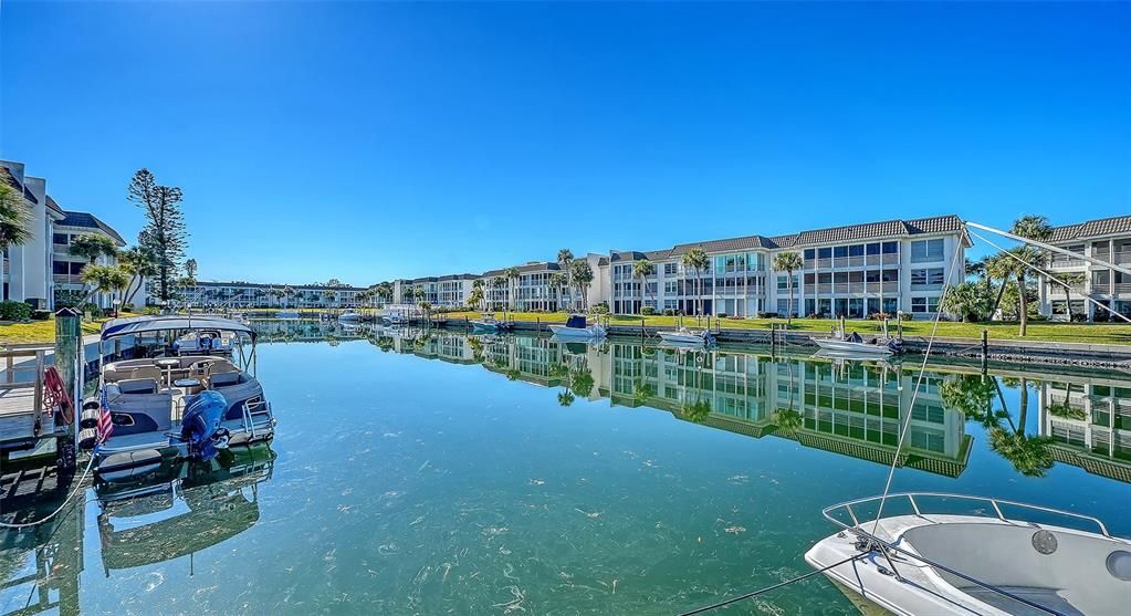 For Sale: $390,000 (2 beds, 2 baths, 1376 Square Feet)