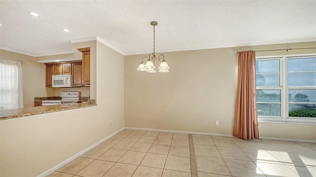 For Sale: $390,000 (2 beds, 2 baths, 1376 Square Feet)