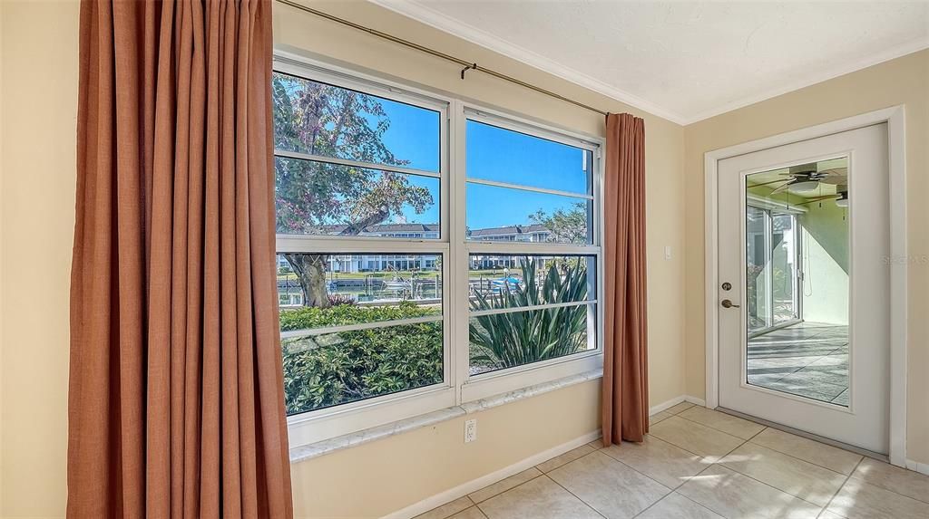 For Sale: $390,000 (2 beds, 2 baths, 1376 Square Feet)