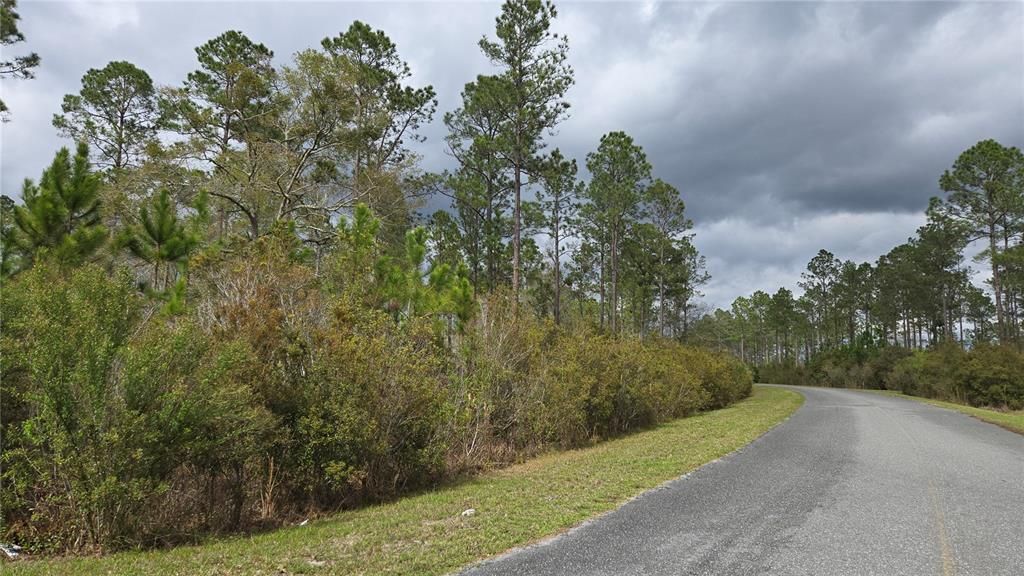 На продажу: $60,000 (2.16 acres)