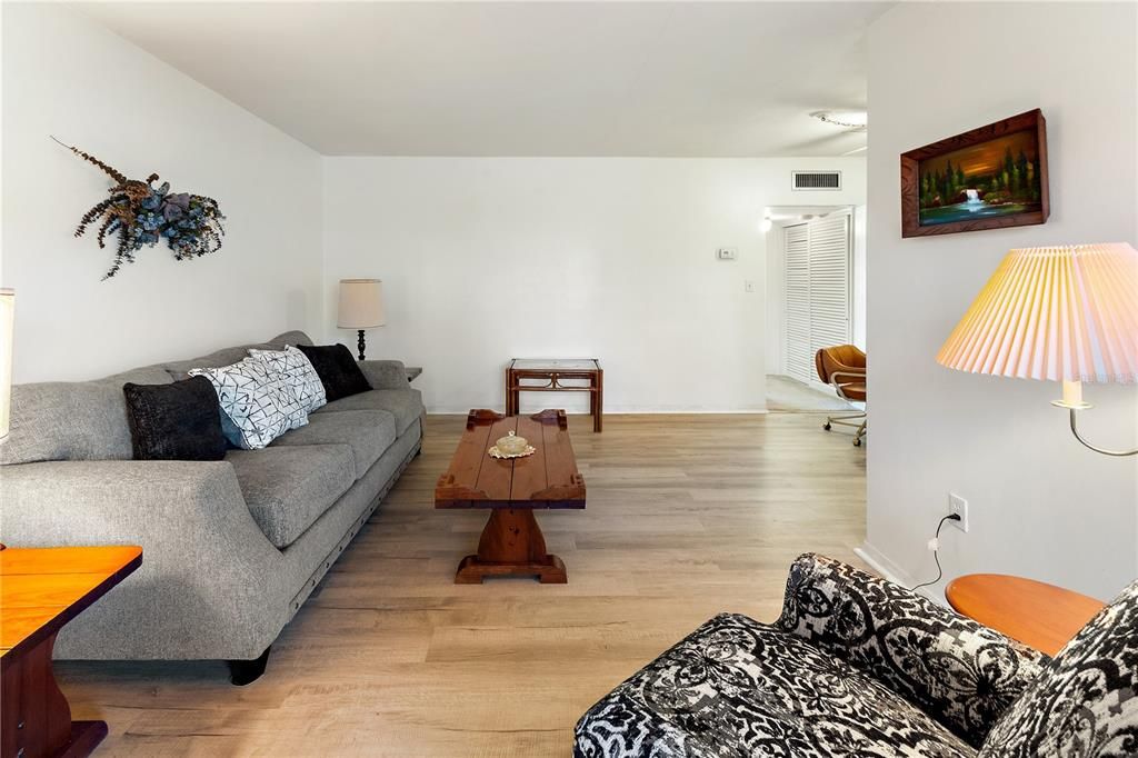 En Venta: $79,900 (1 camas, 1 baños, 640 Pies cuadrados)