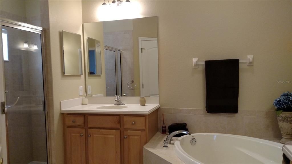 For Rent: $4,700 (3 beds, 2 baths, 1942 Square Feet)