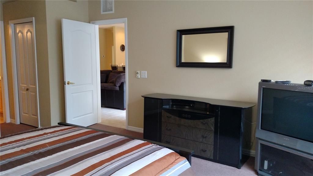 For Rent: $4,700 (3 beds, 2 baths, 1942 Square Feet)