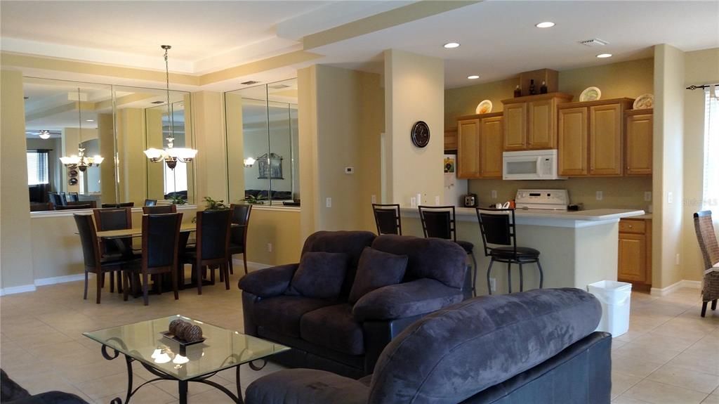 For Rent: $4,700 (3 beds, 2 baths, 1942 Square Feet)