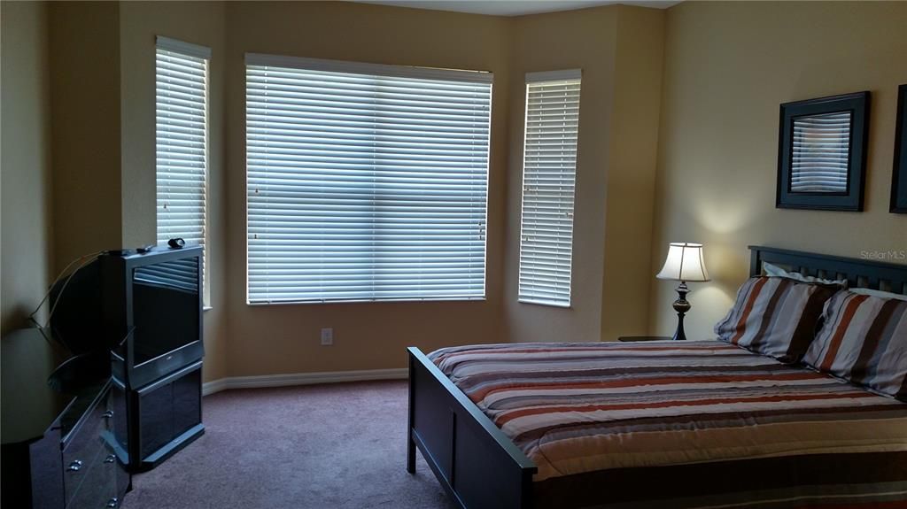 For Rent: $4,700 (3 beds, 2 baths, 1942 Square Feet)