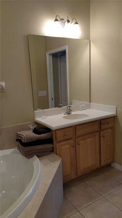 For Rent: $4,700 (3 beds, 2 baths, 1942 Square Feet)
