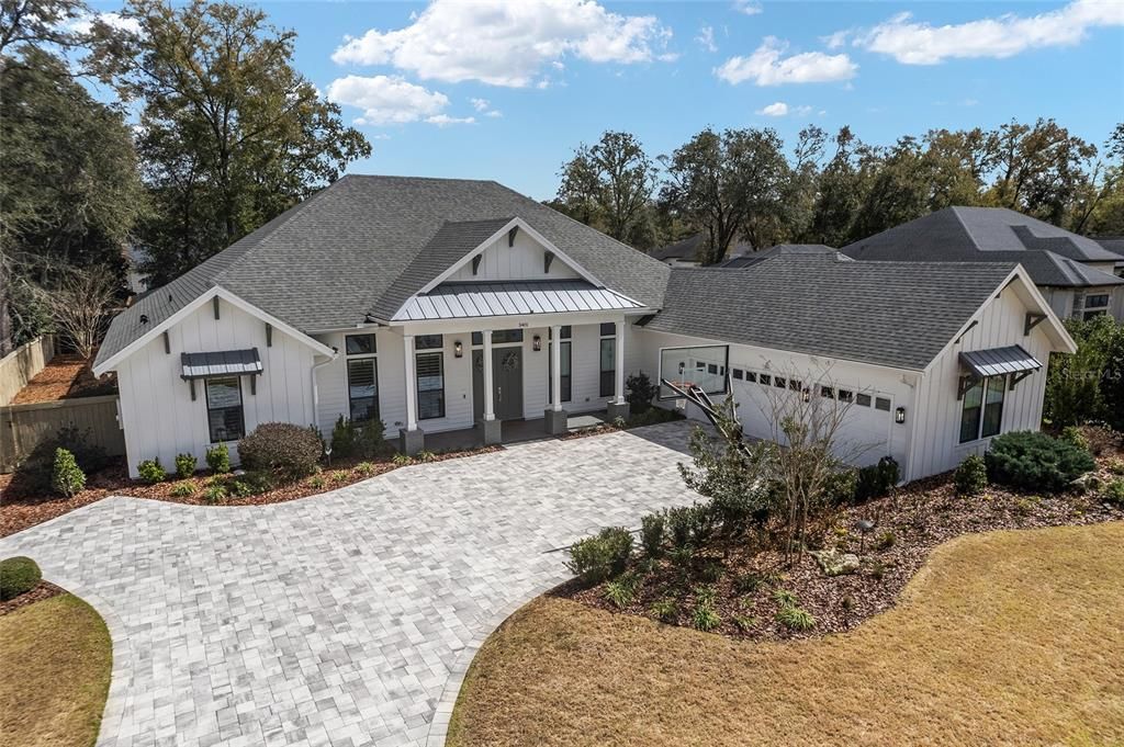 Activo con contrato: $1,399,900 (4 camas, 4 baños, 3575 Pies cuadrados)