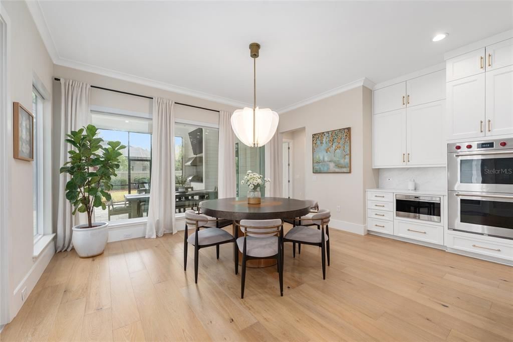 Activo con contrato: $1,399,900 (4 camas, 4 baños, 3575 Pies cuadrados)