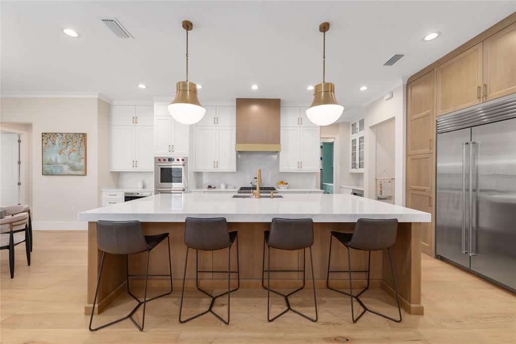 Activo con contrato: $1,399,900 (4 camas, 4 baños, 3575 Pies cuadrados)