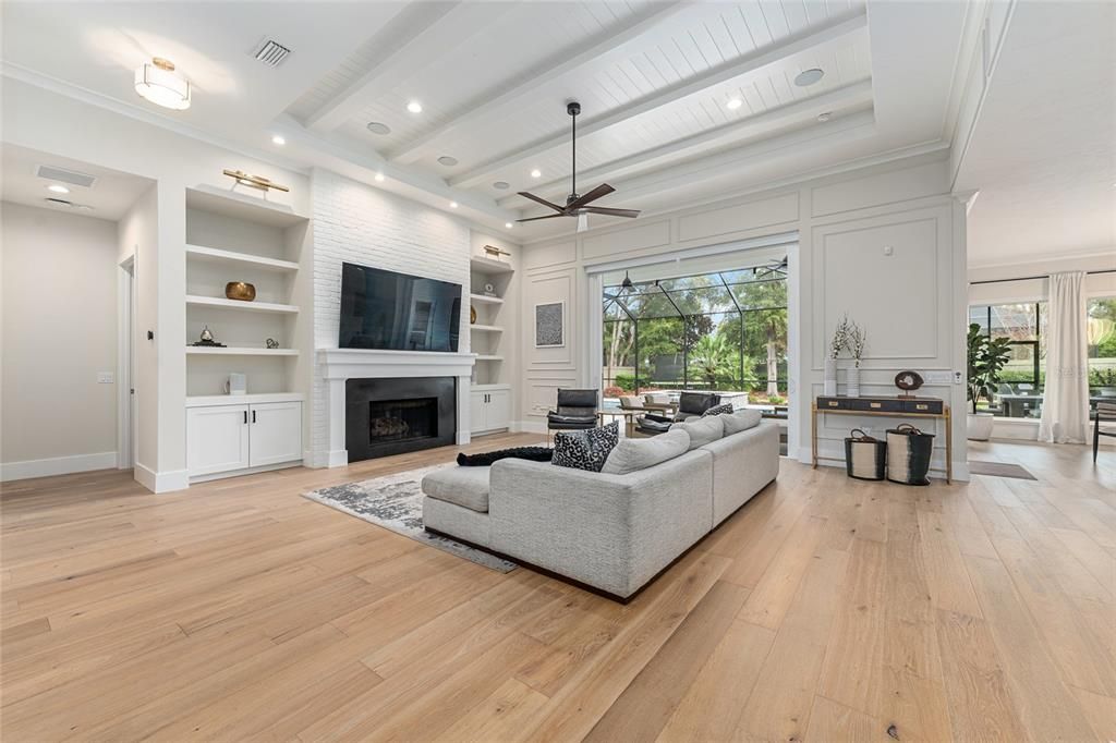 Activo con contrato: $1,399,900 (4 camas, 4 baños, 3575 Pies cuadrados)