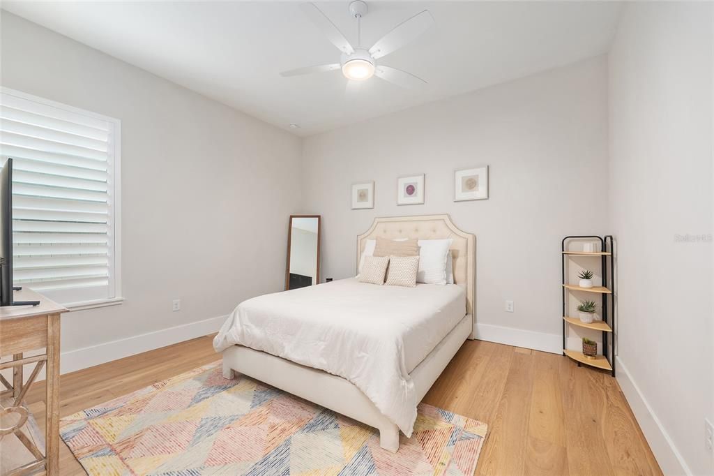 Activo con contrato: $1,399,900 (4 camas, 4 baños, 3575 Pies cuadrados)