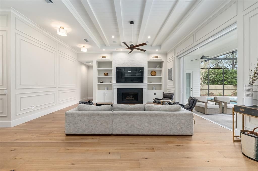 Activo con contrato: $1,399,900 (4 camas, 4 baños, 3575 Pies cuadrados)