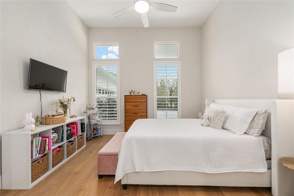 Activo con contrato: $1,399,900 (4 camas, 4 baños, 3575 Pies cuadrados)