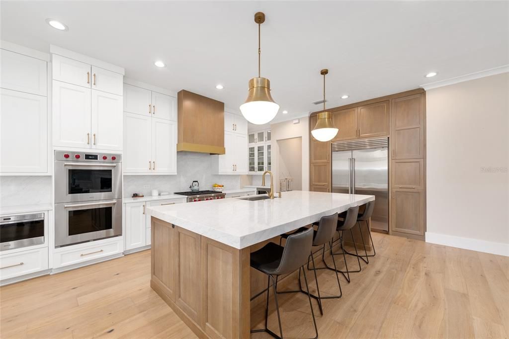 Activo con contrato: $1,399,900 (4 camas, 4 baños, 3575 Pies cuadrados)