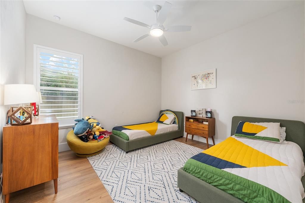 Activo con contrato: $1,399,900 (4 camas, 4 baños, 3575 Pies cuadrados)