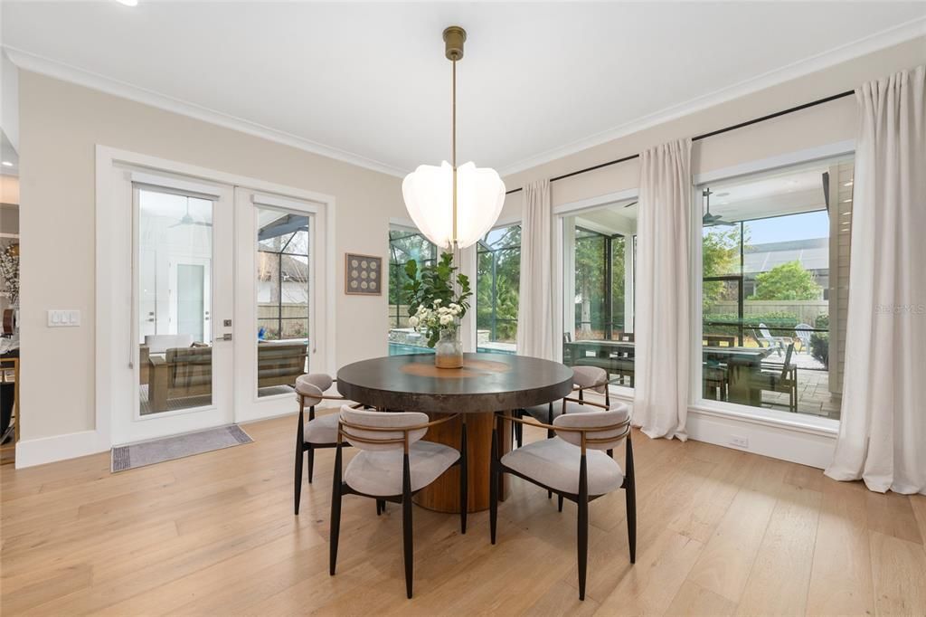 Activo con contrato: $1,399,900 (4 camas, 4 baños, 3575 Pies cuadrados)