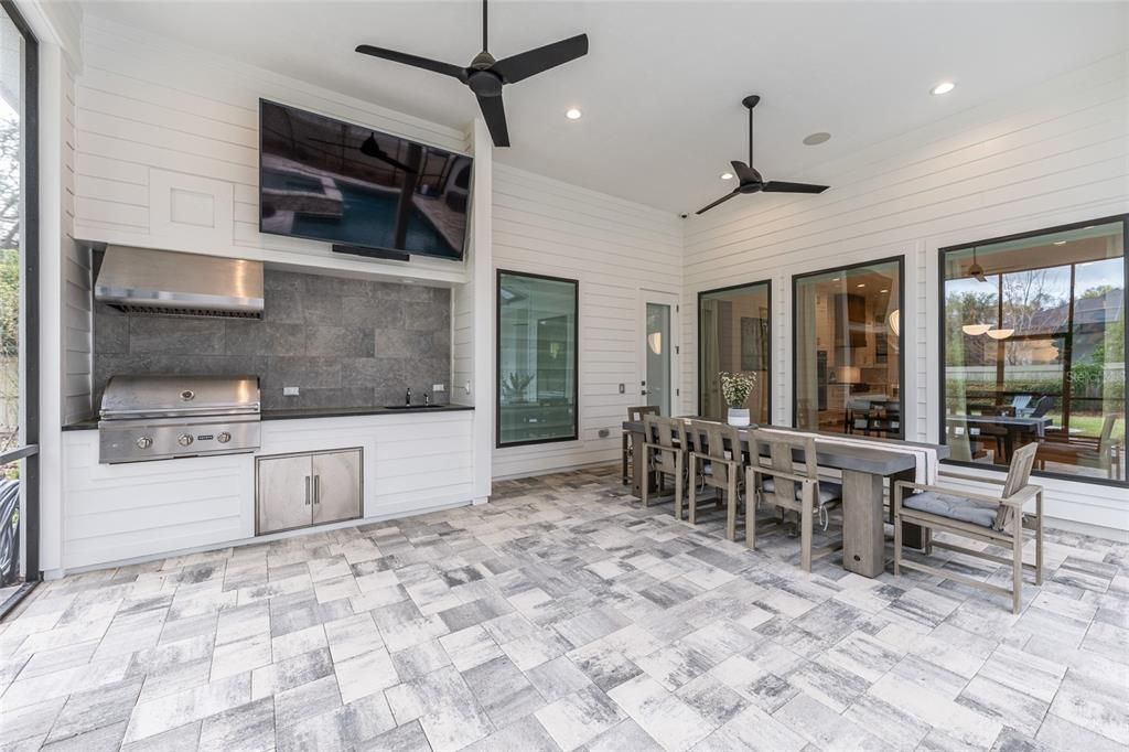 Activo con contrato: $1,399,900 (4 camas, 4 baños, 3575 Pies cuadrados)