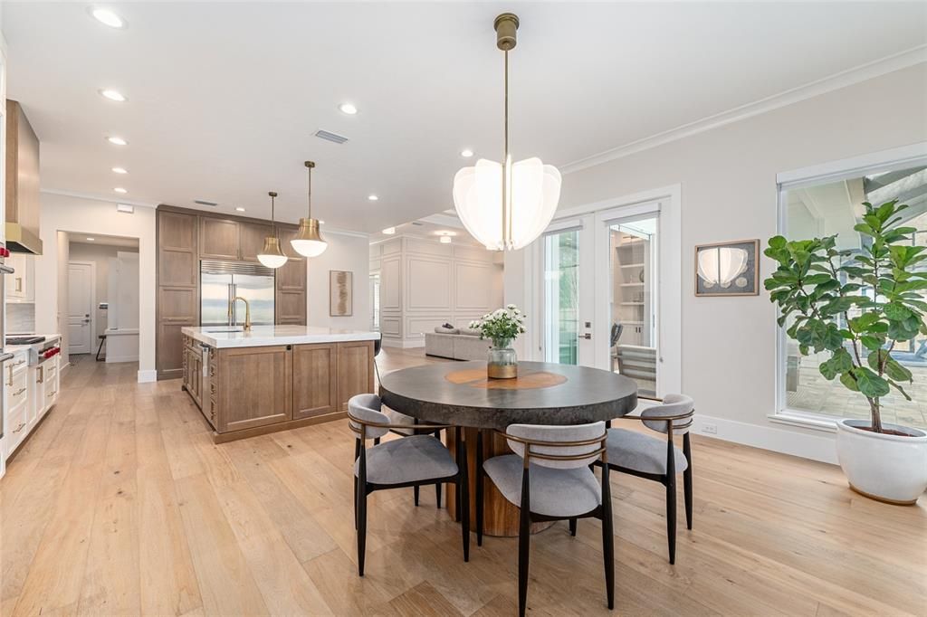 Activo con contrato: $1,399,900 (4 camas, 4 baños, 3575 Pies cuadrados)