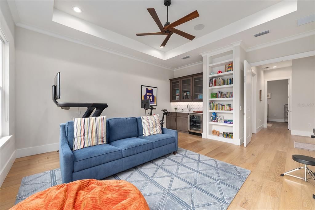 Activo con contrato: $1,399,900 (4 camas, 4 baños, 3575 Pies cuadrados)