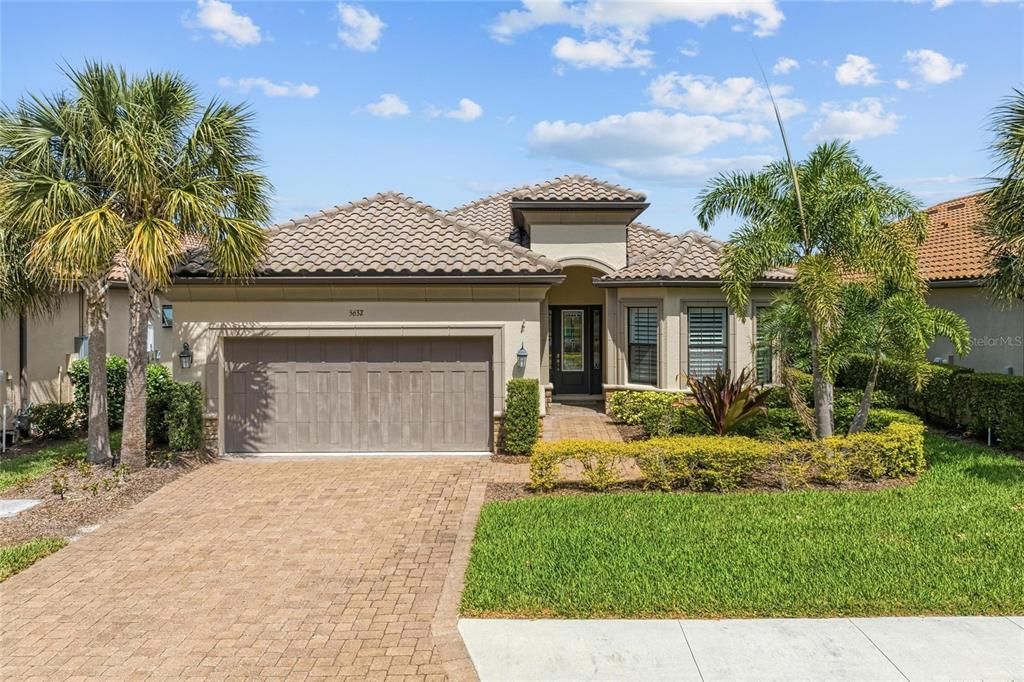 Vendido Recientemente: $699,950 (3 camas, 3 baños, 2360 Pies cuadrados)